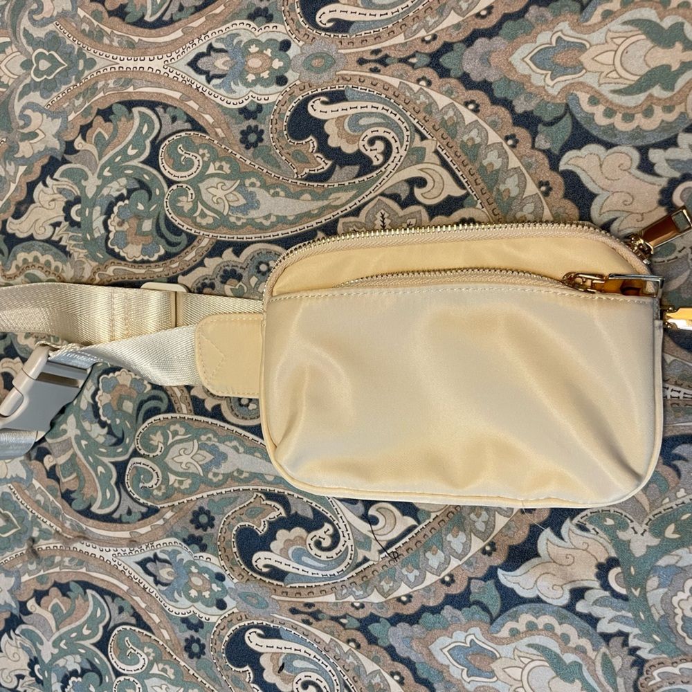 Like new Altar’d State cross body